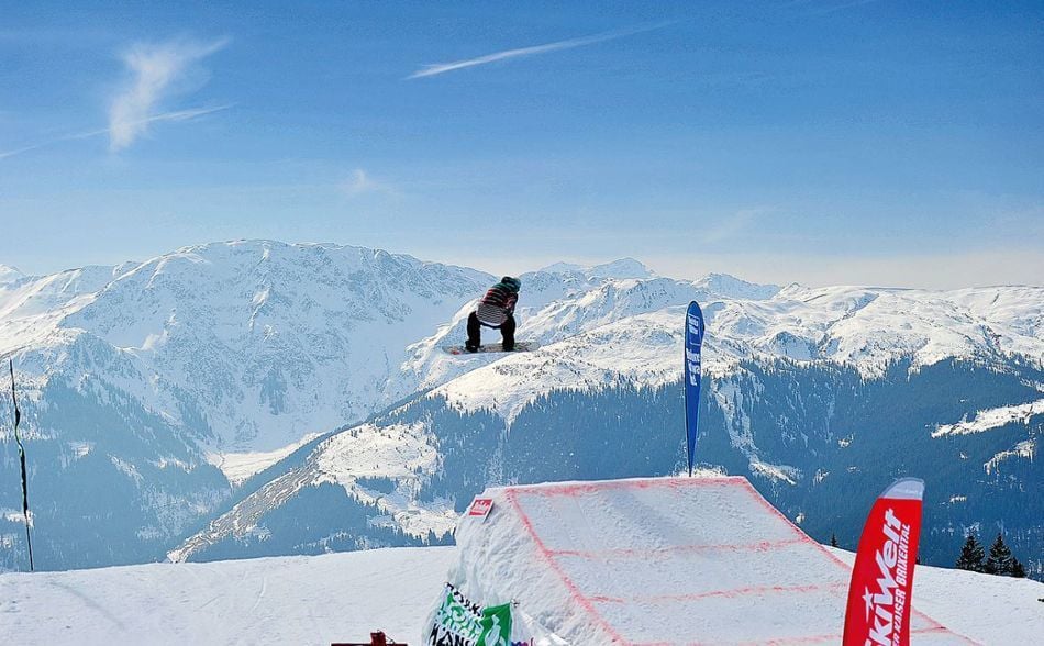 Snowboarding in Westendorf