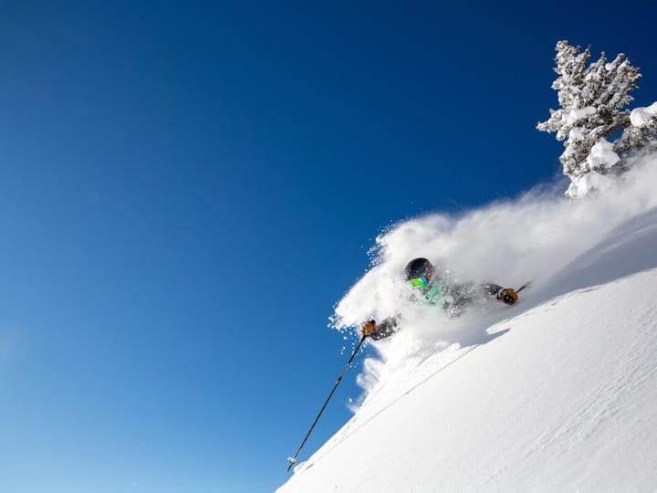 Best Resorts for Heli-Skiing in Europe and North America | Ski Solutions