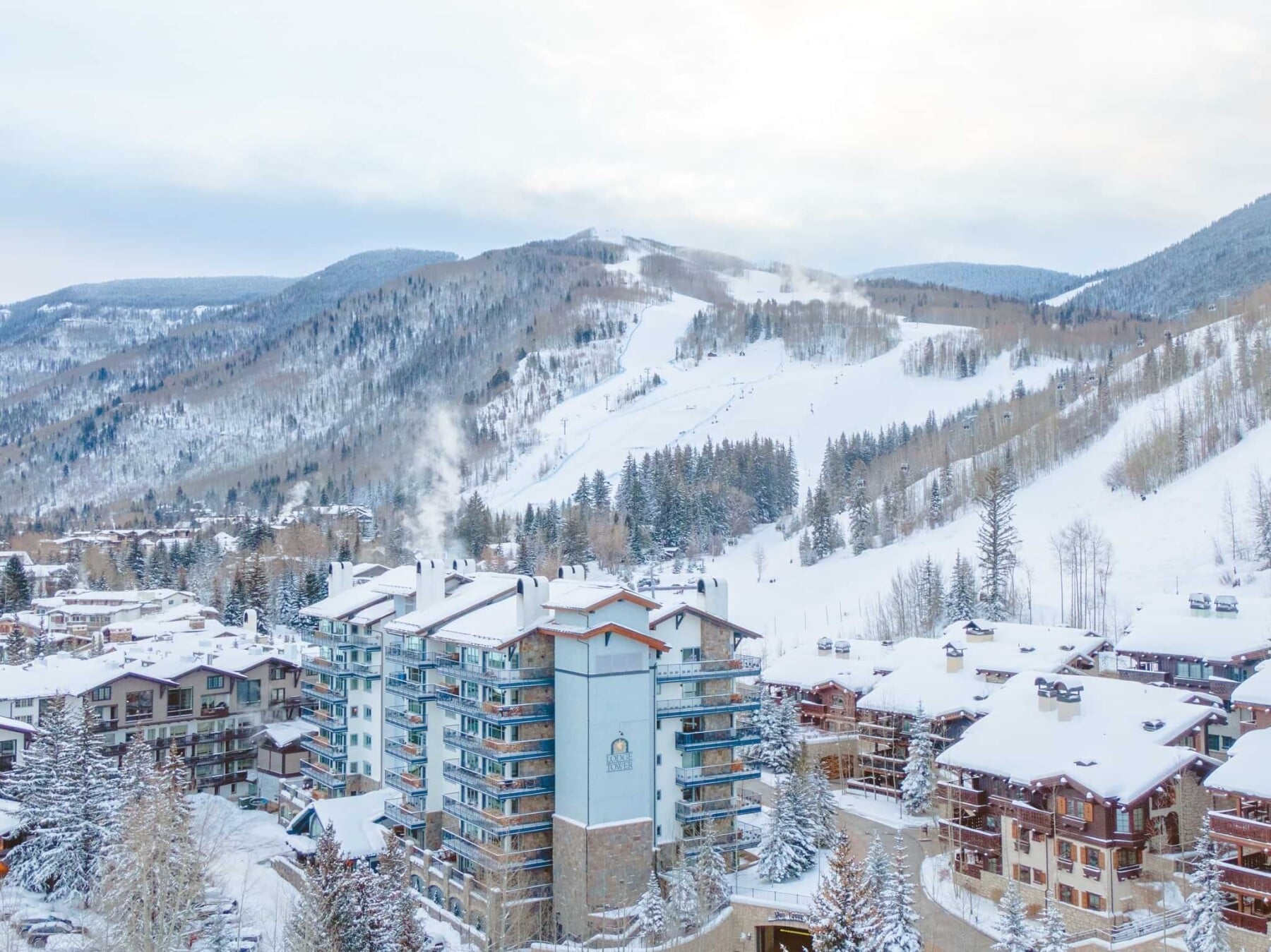 Hotel Lodge Tower Exterior