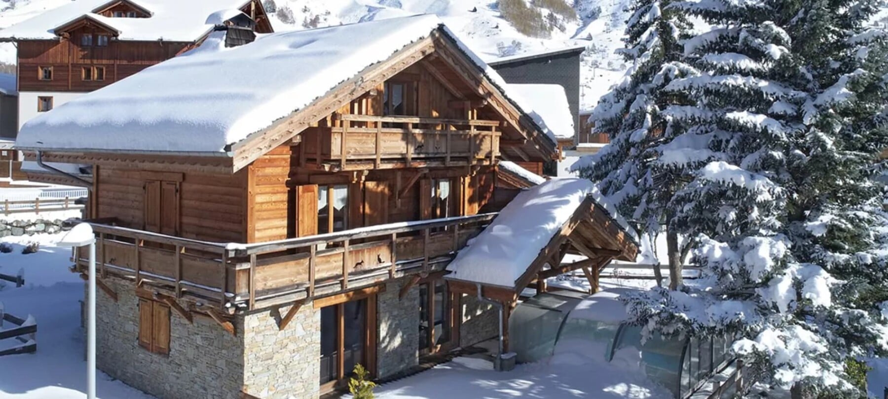 Chalet Renard Lodge Exterior