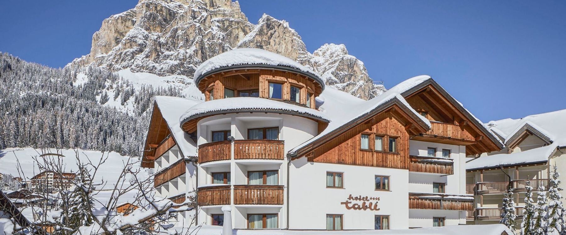 Hotel Table Exterior