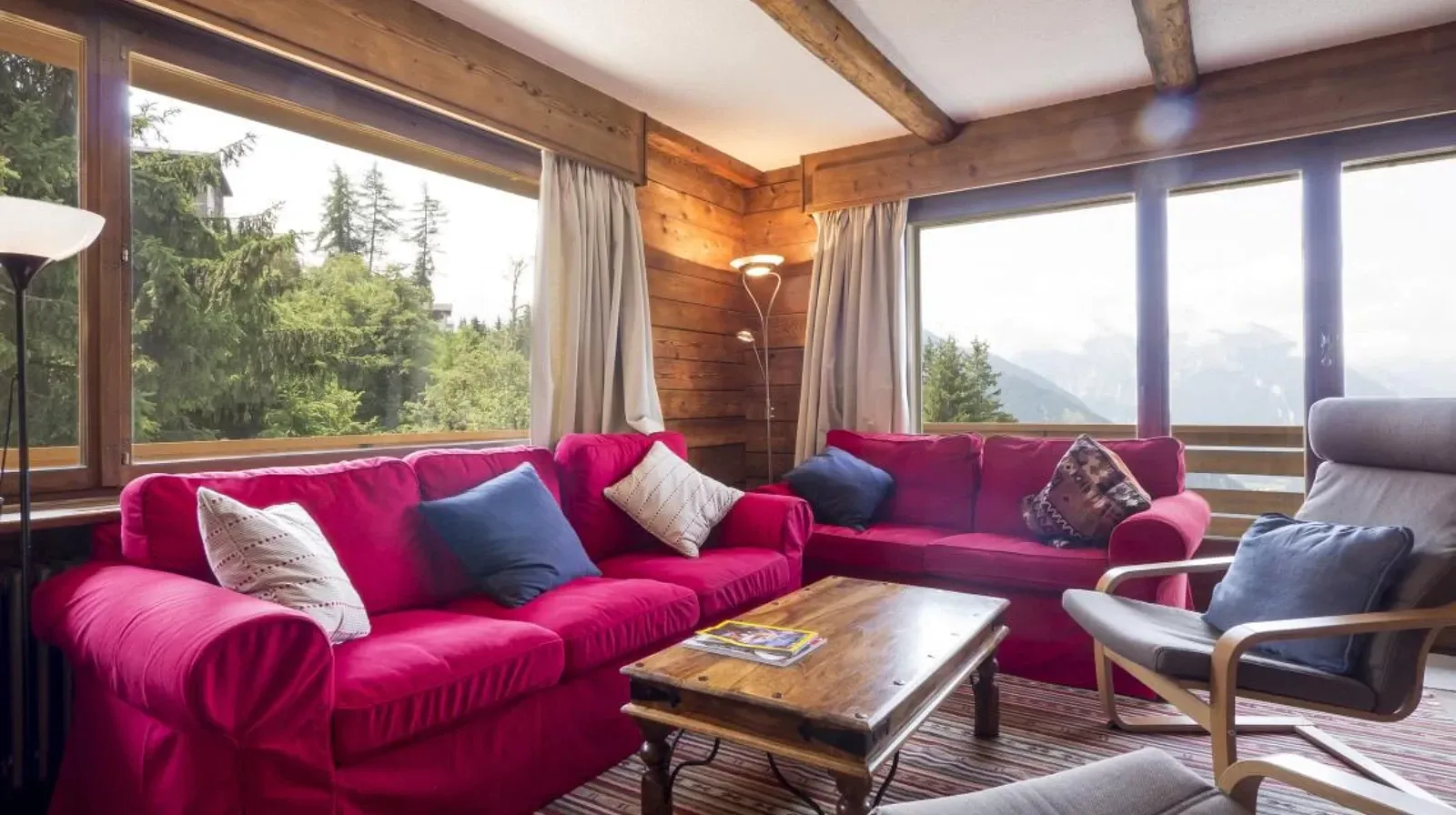 Apartment-Rouet-11 Living room