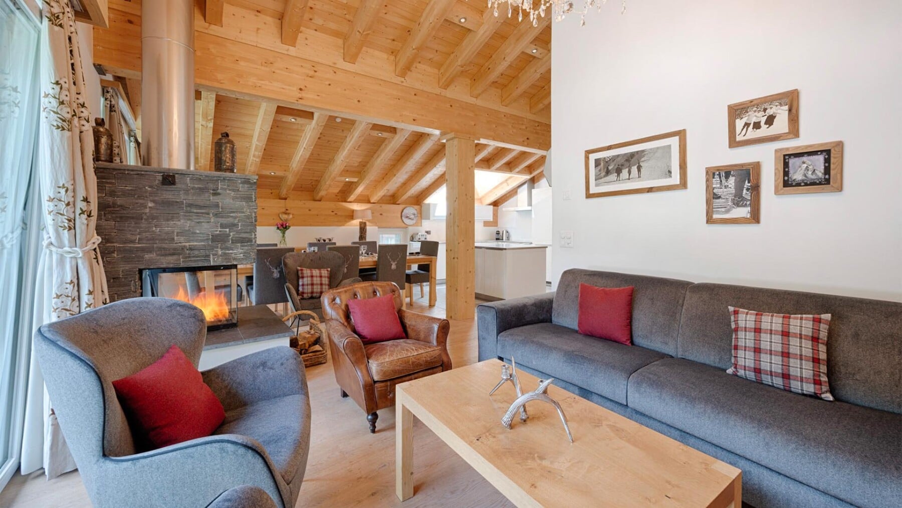 Tuftra Penthouse 6 Living room