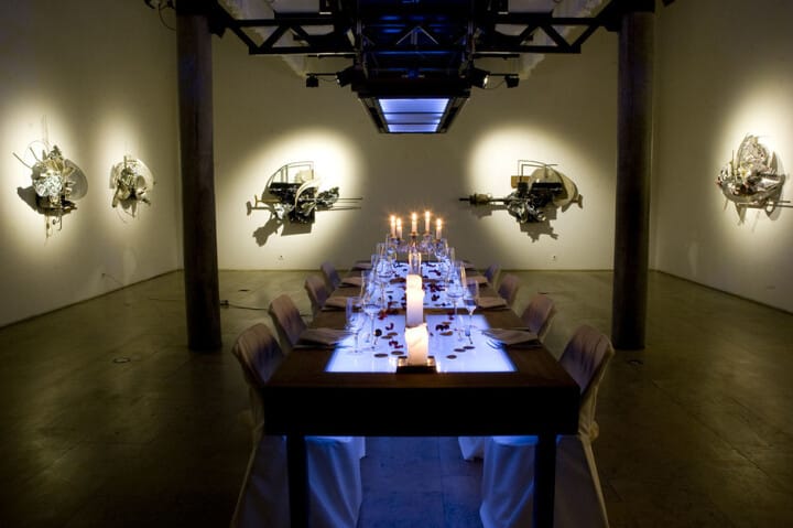 Hotel Backstage Vernissage - Dining Table