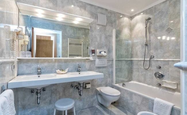 Hotel Genziana Bathroom