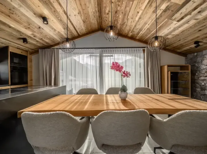 The Peak - Dining Area