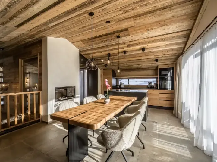 The Peak - Dining Area