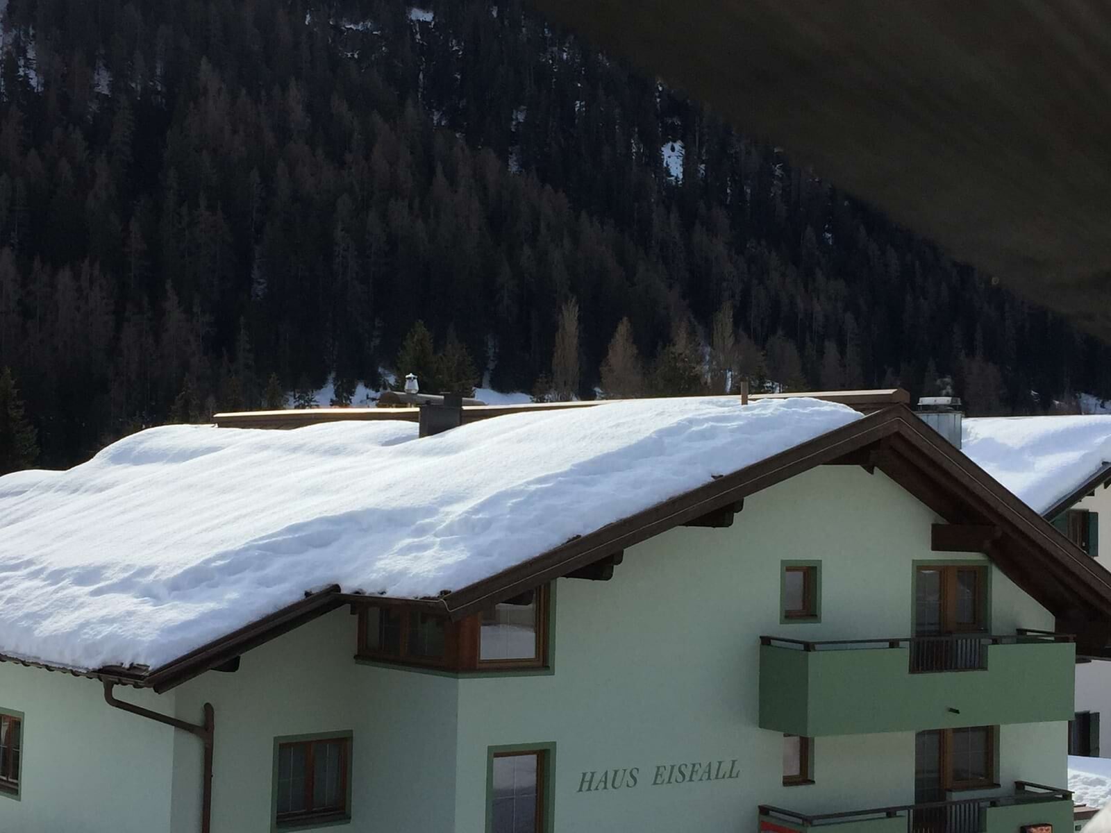 Chalet-Eisfall Exterior