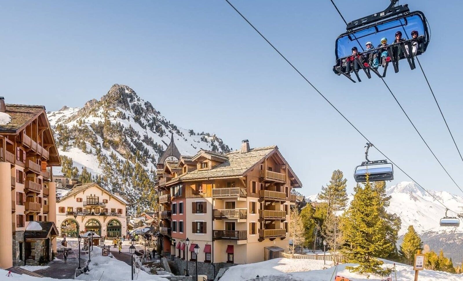 Princes des Cimes Le Village 1950 Exterior