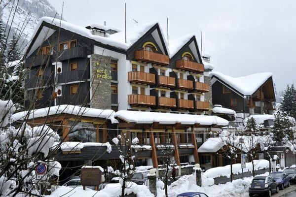 Hotel Pavillon Hotel Exterior