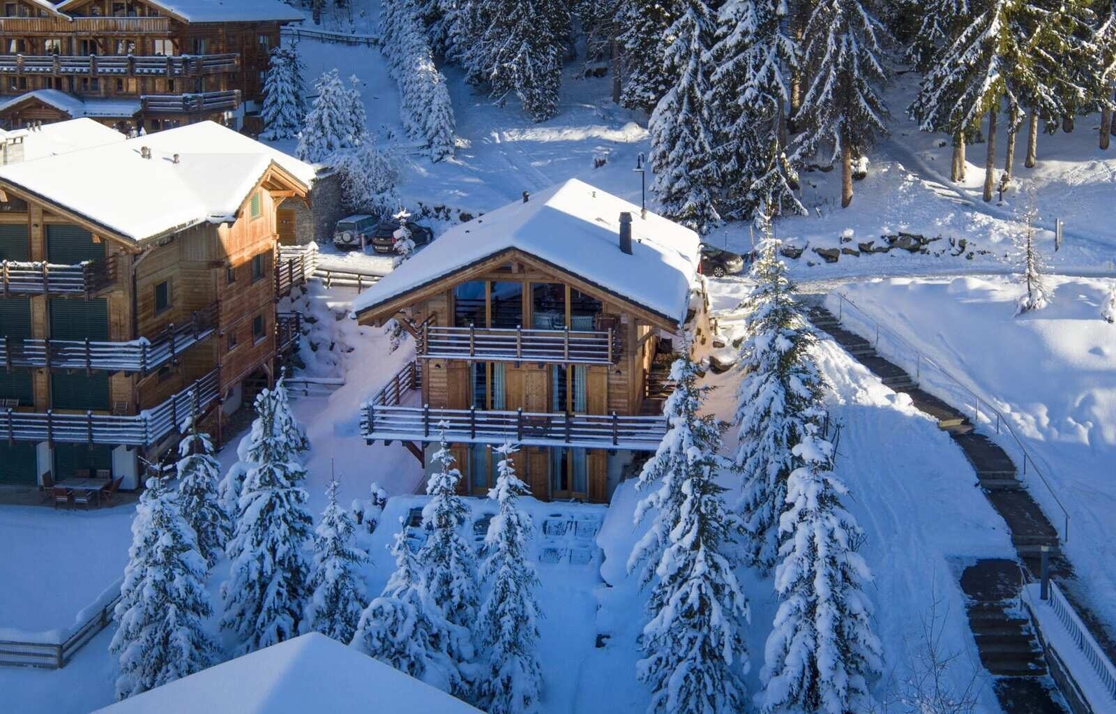 Chalet Sorojasa Exterior