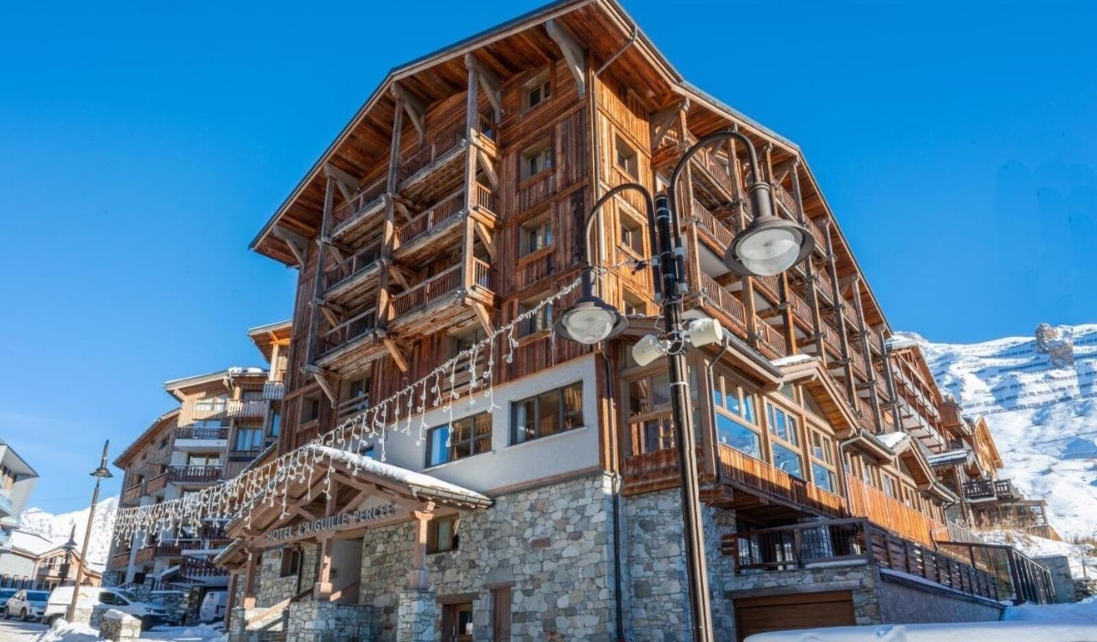 Aiguille-Percée-Hotel Exterior