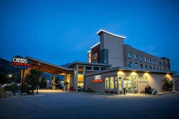 Best Western Plus Revelstoke Exterior
