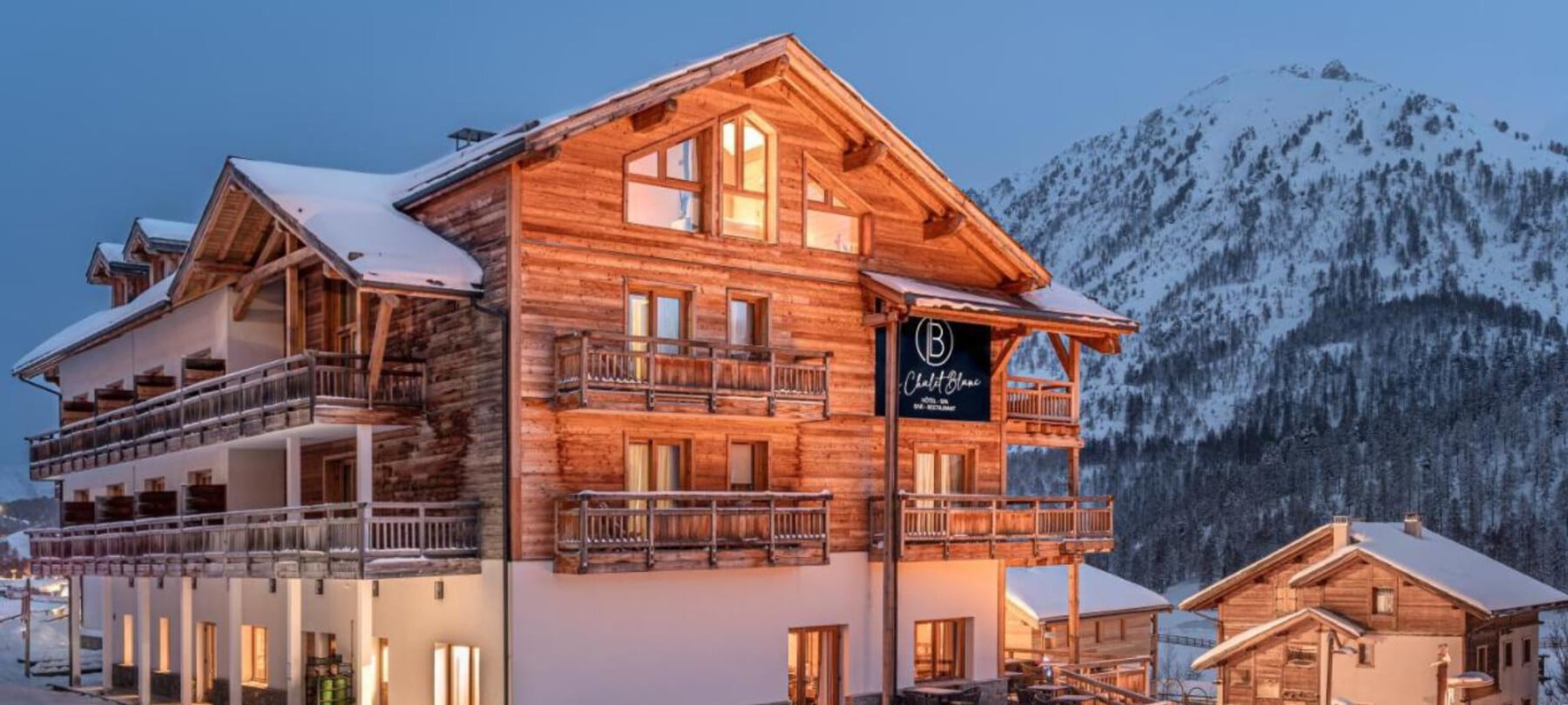 Le Chalet Blanc Hotel & Spa Exterior