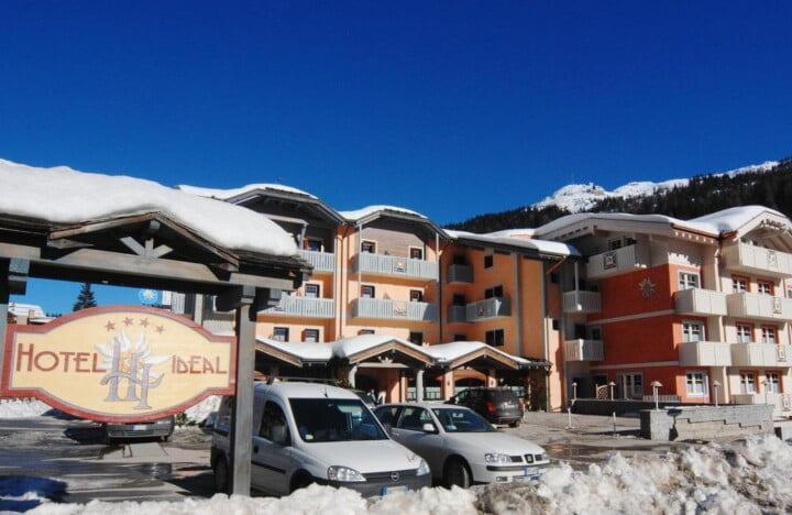 Hotel Ideal Exterior