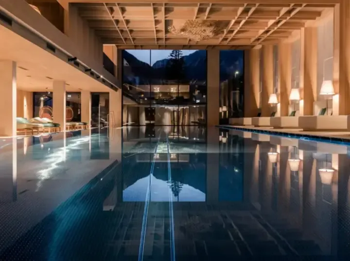 Neuhaus Zillertal Resort - Pool (1)
