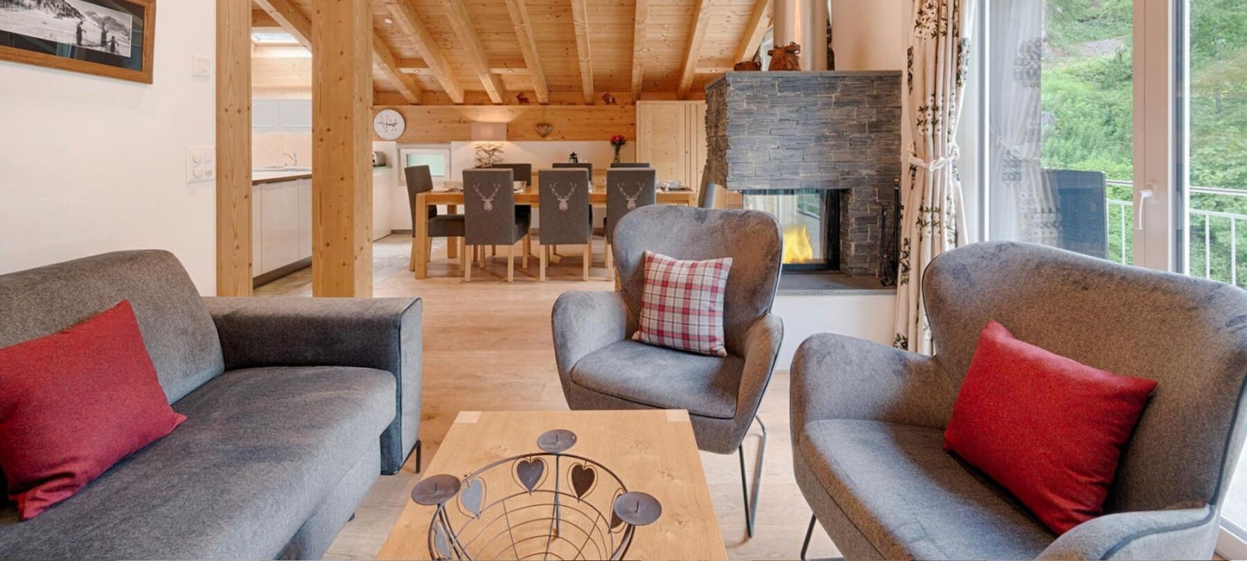 Tuftra Penthouse 10 Lounge