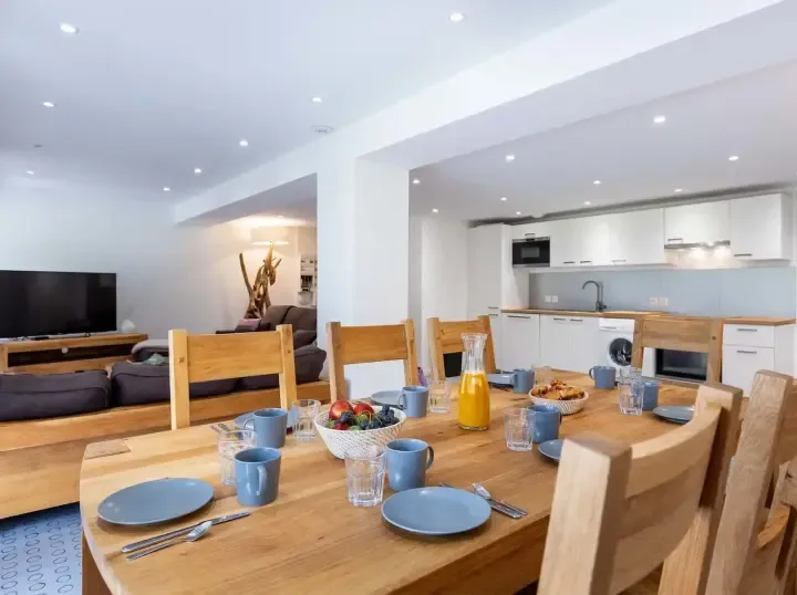Résidence Chalet Les Amis - Dining Area