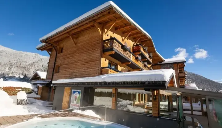 Hotel Névé Exterior