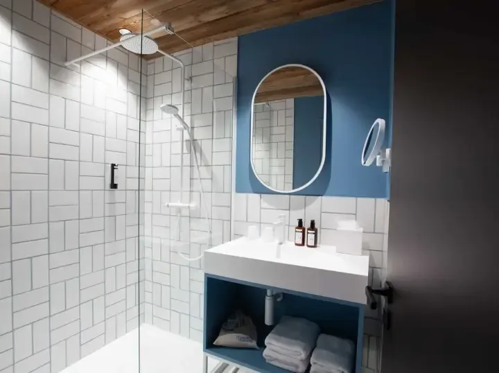 Hotel Névé Bathroom