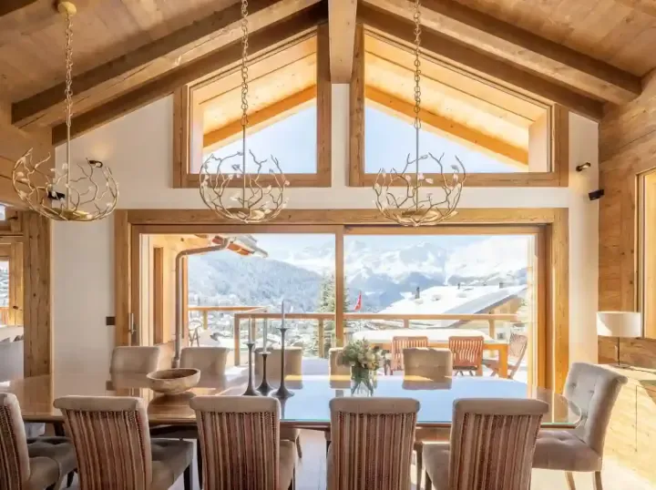 Chalet Les Etrennes Dining Area