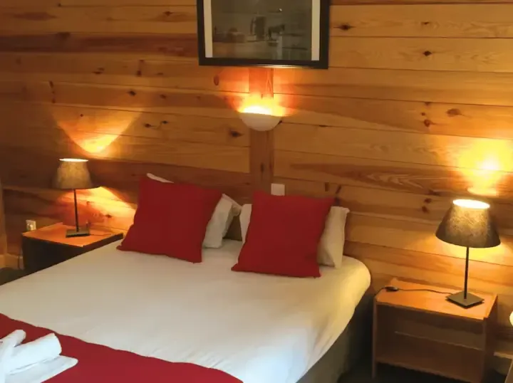 Hôtel de la Valentin - Bedroom (6)