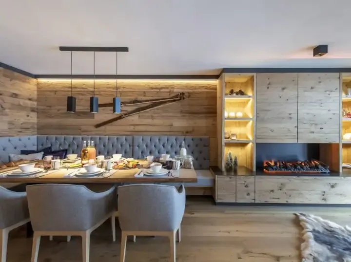 Brunnenhof 9 Dining Area