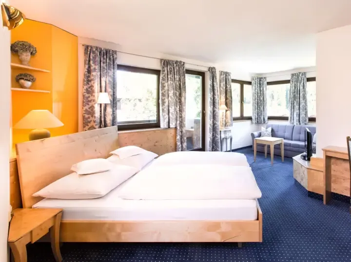 Hotel Rosa Canina - Bedroom (1)