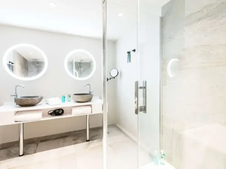 Novotel - Bathroom