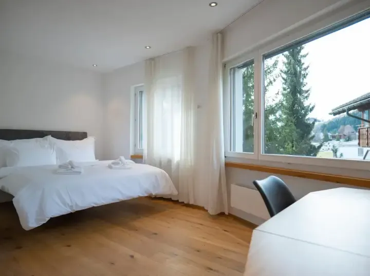 Black Summit Boutique Lodge Bedroom