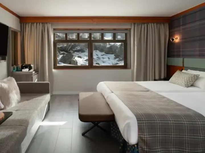 The Bridge Mountain Resort - Bedroom (1)
