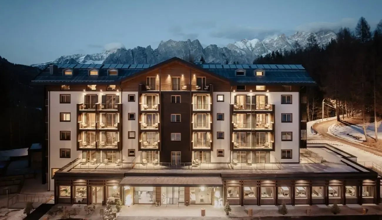 Hotel Tofana Exterior