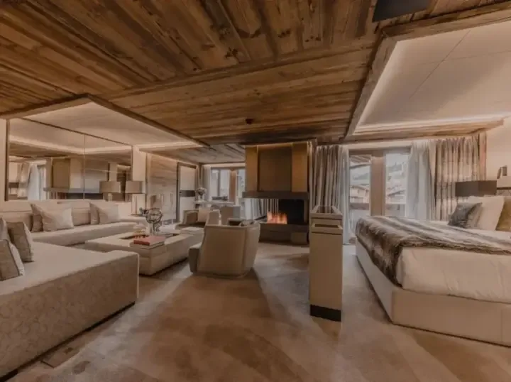 Ultima Hotel Interior