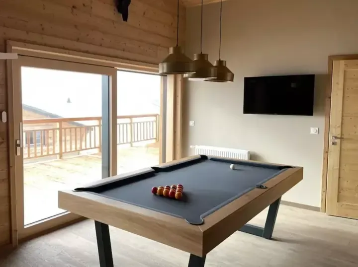 Chalet Le Chabichou - Pool Table