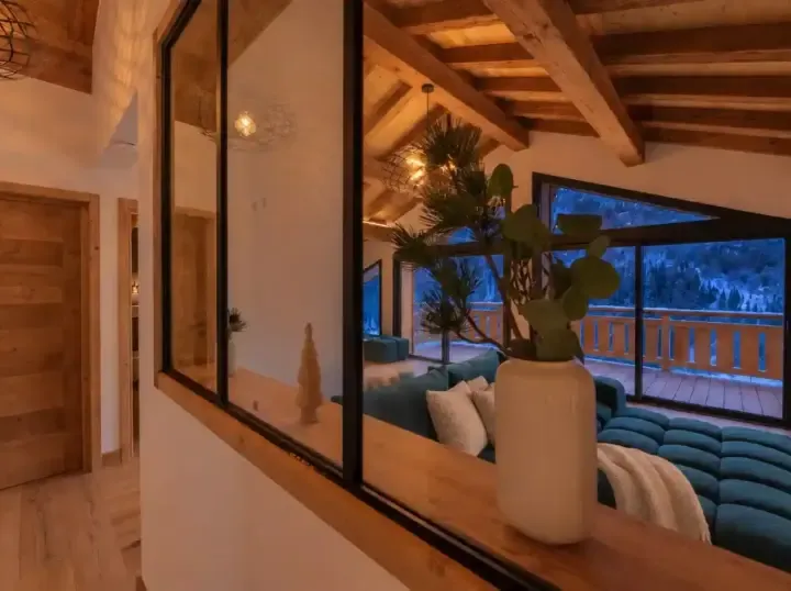Chalet APY Interior
