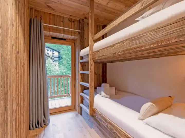 Chalet Les Deux Alpes (5 Bedrooms) - Bunk Bed