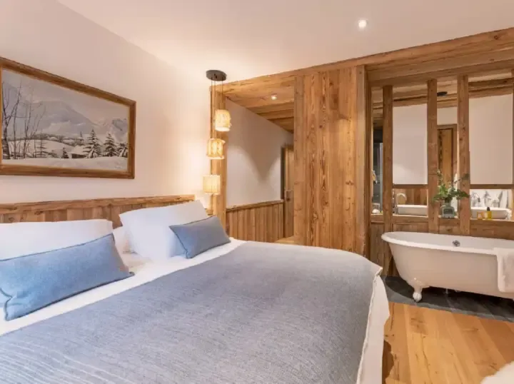 Chalet Les Deux Alpes (5 Bedrooms) - Bedroom (1)