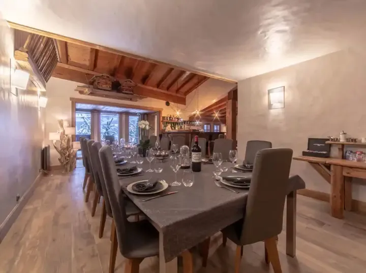 Chalet Auguste Dining Area