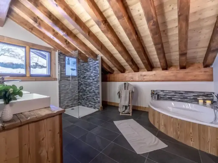 Chalet Auguste Bedroom 1 bathroom
