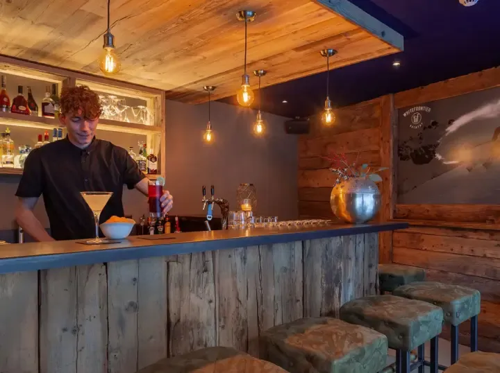 22 Summits - Bar