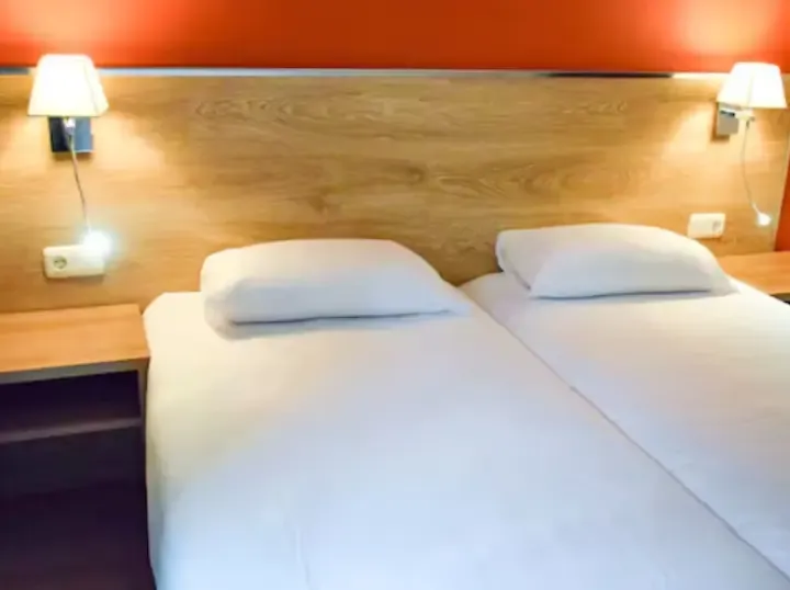 Hotel Victoria - Bedroom