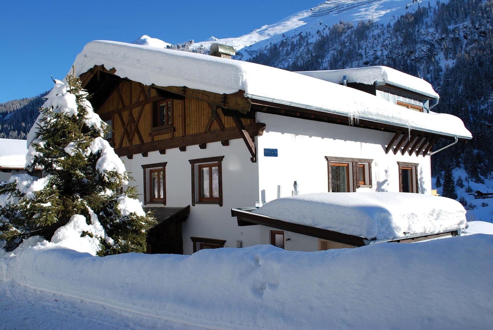 Chalet Narnia Exterior