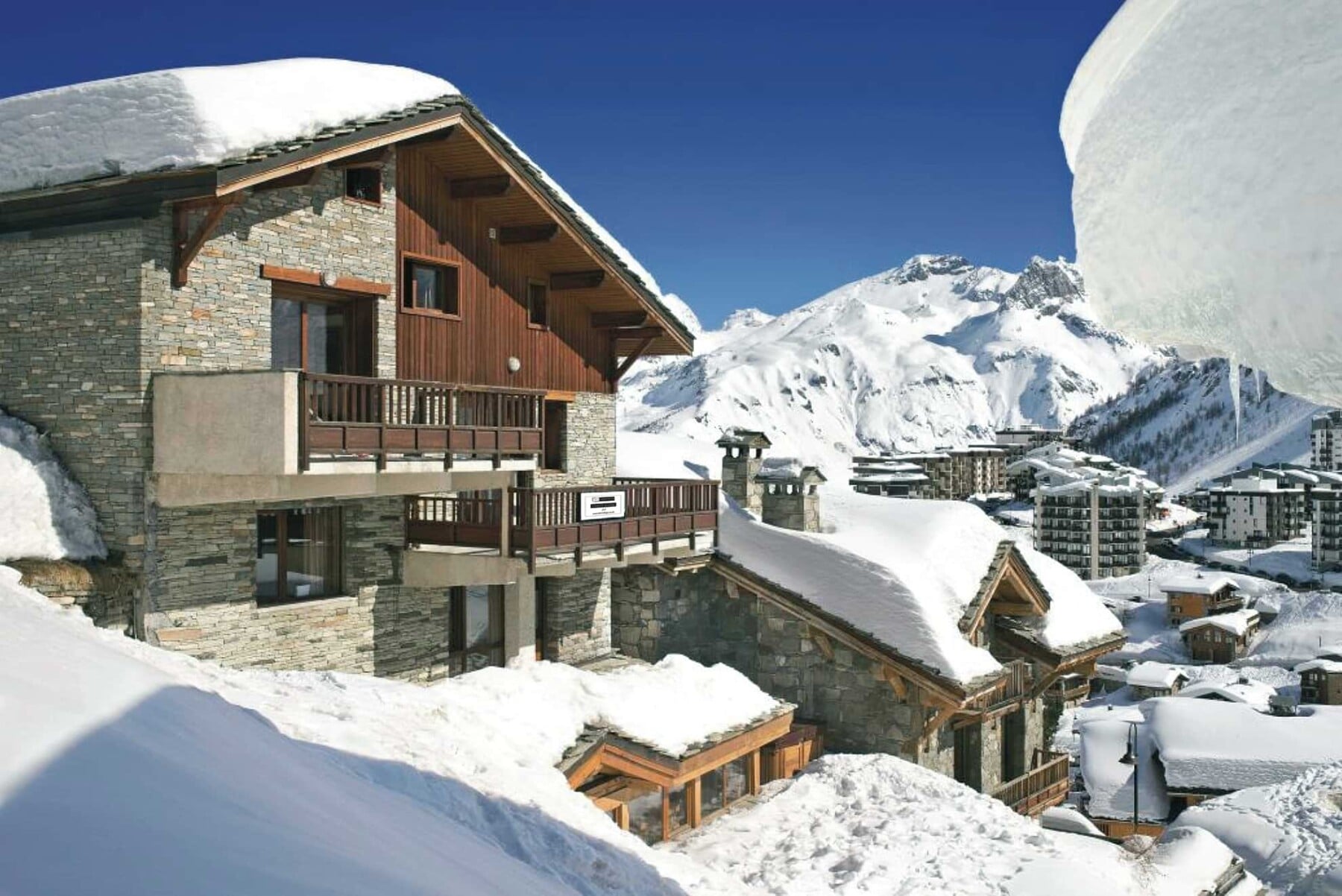 Chalet Alaska Exterior