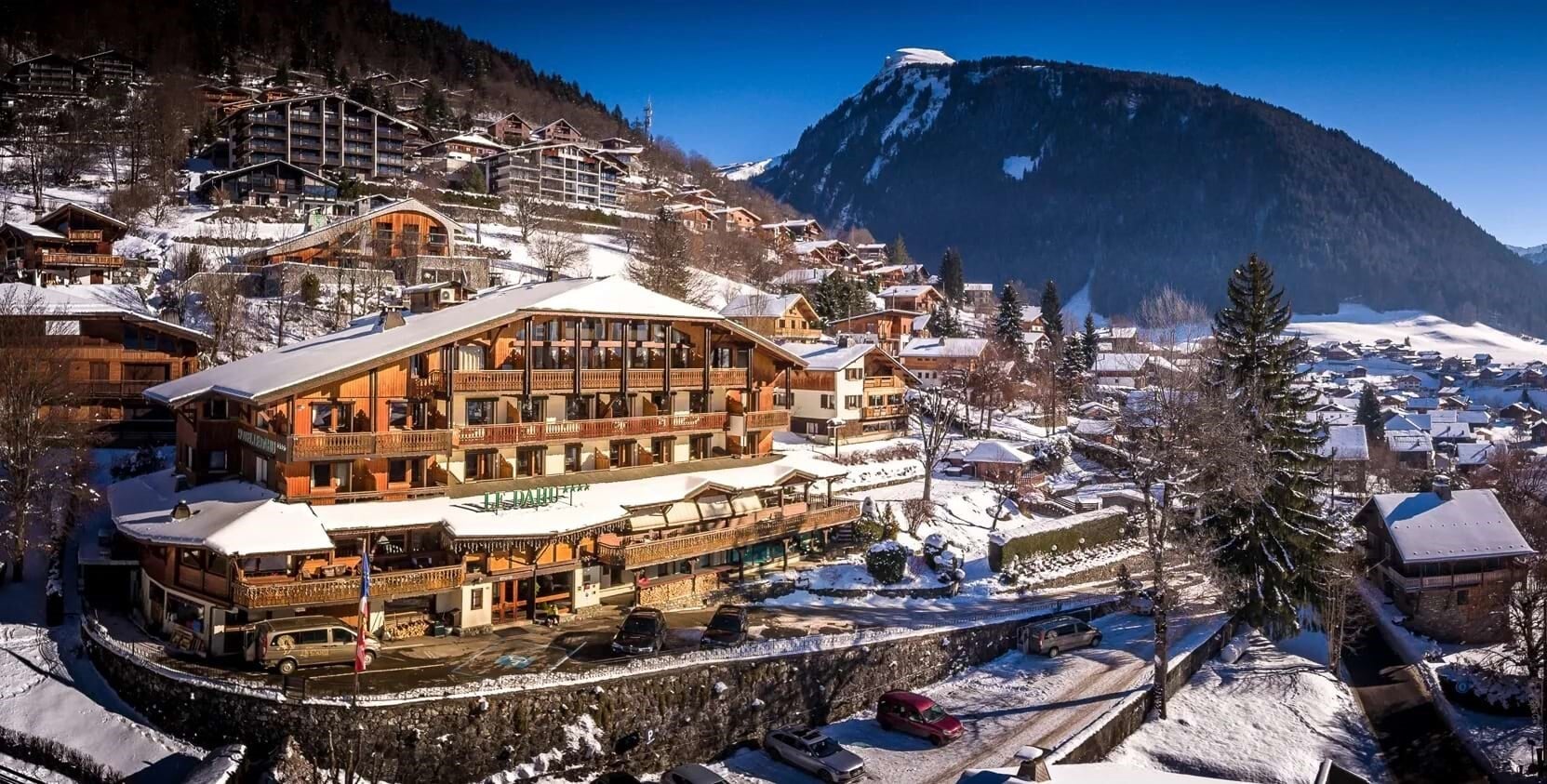 Hotel Le Dahu Exterior